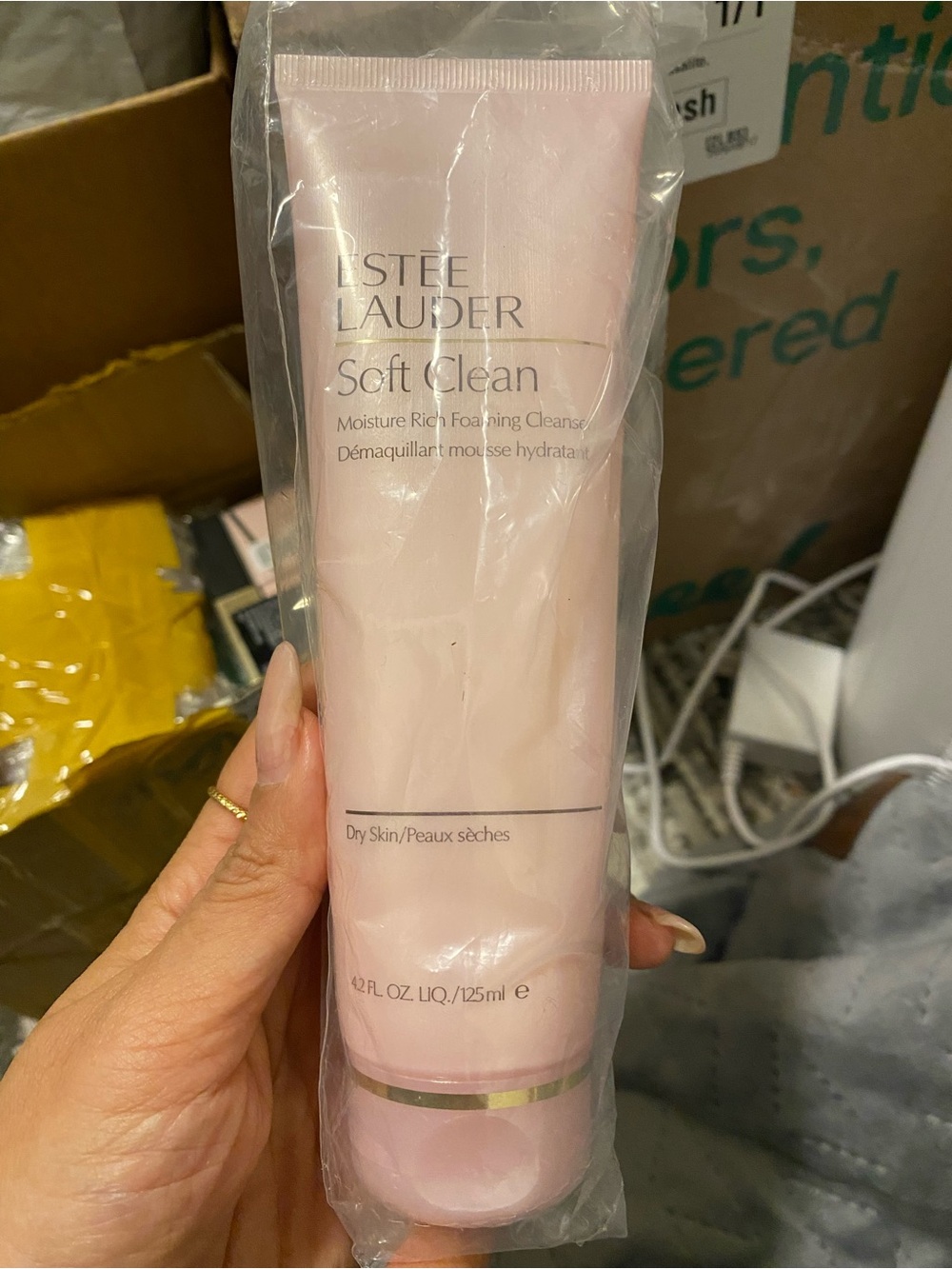 Estee Lauder Soft Clean Moisture Rich Foaming Cleanser — light pink